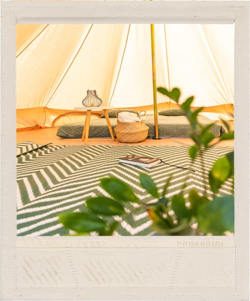 Innenraum eines Glampingzelts im Green Valley Glamping